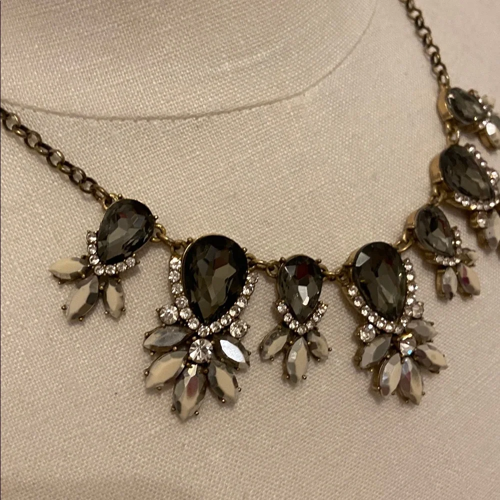 LOFT Statement Necklace - Picture 3 of 6